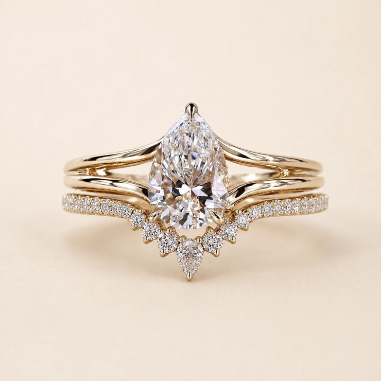 Pear Lab Grown Diamond Bridal Ring Set