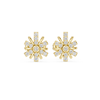 Front face of the yellow gold Starlight Bloom stud earrings