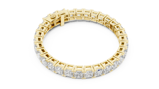 Princess Cut Diamond Tennis Bracelet in Yellow Gold
