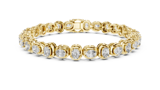 Cushion Cut Diamond Tennis Bracelet in Yellow Gold