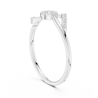 Round diamond semi-mount halo ring in white gold
