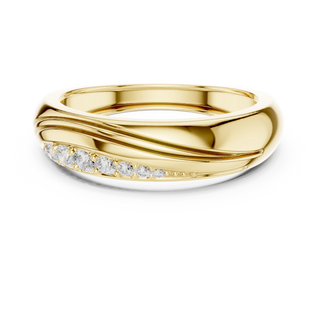 Round diamond wedding band in yellow gold