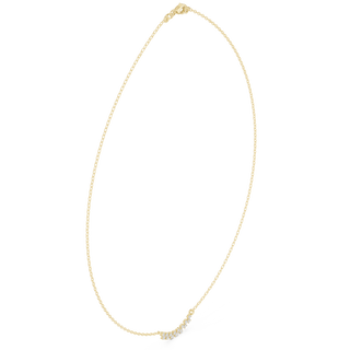 Round diamond curved cluster pendant in yellow gold